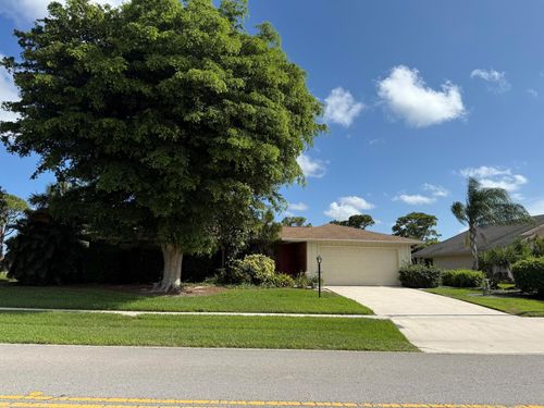 2507 Canterbury Dr N, Riviera Beach, FL, 33407-1315 | Card Image