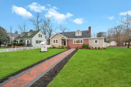 92 Sunset Rd, Bay Shore, NY, 11706-7849 | Card Image