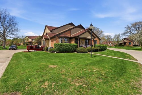 279 Meadow Bridge Dr, Rochester Hills, MI, 48307-3051 | Card Image