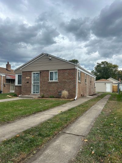 12515 S Ada Street, House other with 3 bedrooms, 1 bathrooms and 2 parking in Calumet Park IL | Image 2