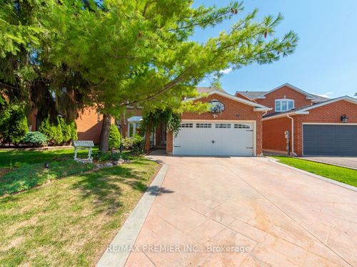 37 Belmont Cres, Maple, ON, L6A1L5 | Card Image