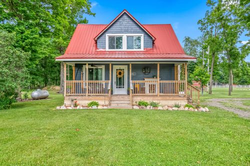 1052 Carpenter Rd, Bronson, MI, 49028-9733 | Card Image
