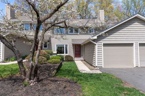 3 Macmillan Ct, Mahwah, NJ, 07430-2025 | Card Image