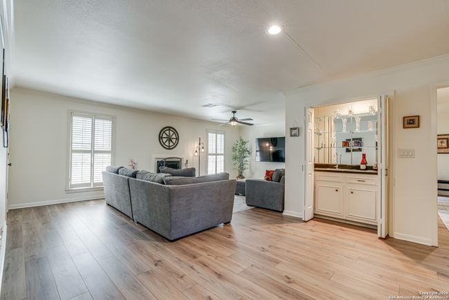 APT-1603 - 2611 Eisenhauer Rd, Condo with 3 bedrooms, 2 bathrooms and null parking in San Antonio TX | Image 11