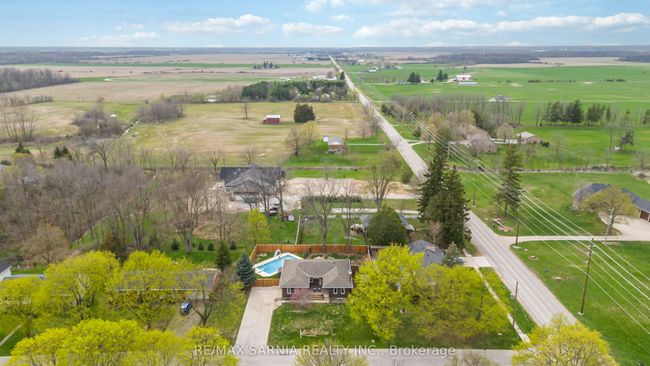 12 Sunset Ave, House other with 5 bedrooms, 2 bathrooms and 8 parking in Warwick ON | Image 43