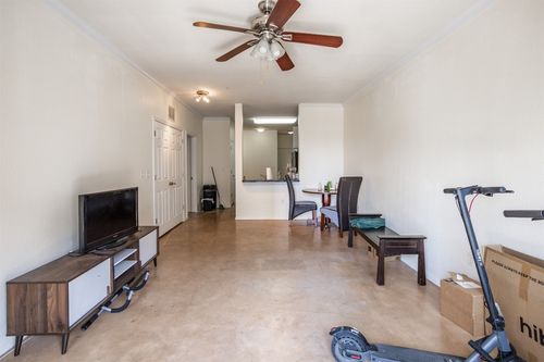 apt-403-910 W 25th St, Austin, TX, 78705-4432 | Card Image