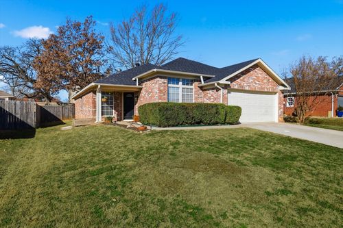 739 Thousand Oaks Dr, Lake Dallas, TX, 75065-2222 | Card Image