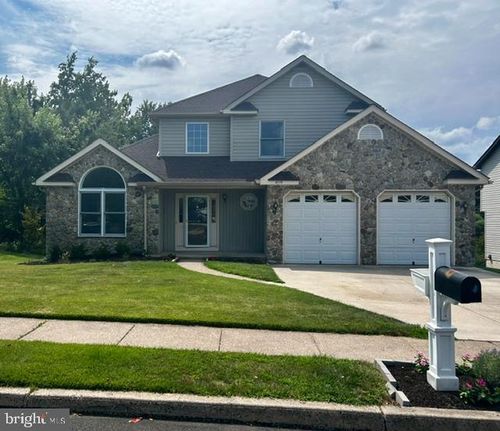 4574 White Oak Ln, Bensalem, PA, 19020-2980 | Card Image
