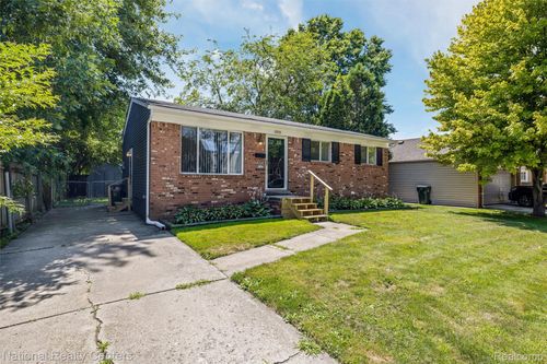22934 Pleasant St, Saint Clair Shores, MI, 48080-3445 | Card Image