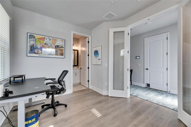 1st Floor Office with separate entrance and en-suite bathroom | Image 14