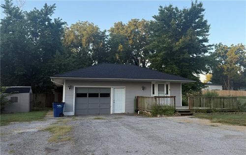 224 Grace St, Tonganoxie, KS, 66086-9760 | Card Image