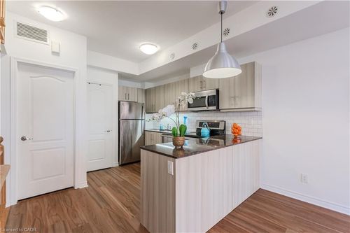 50-68 Winston Park, North York, ON, M3K1C3 | Card Image
