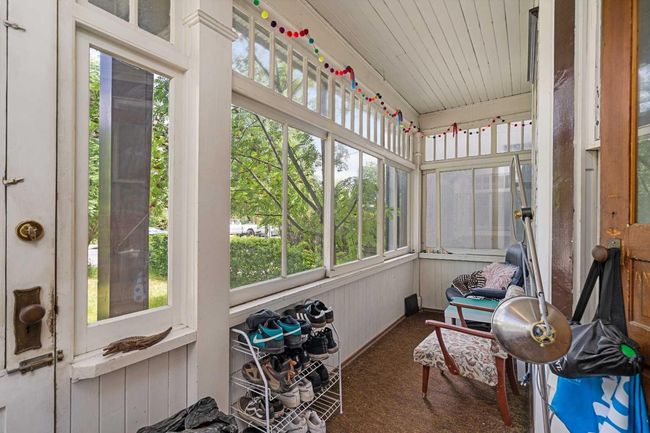 527 20 Avenue Sw, House other with 3 bedrooms, 1 bathrooms and 1 parking in Calgary AB | Image 6