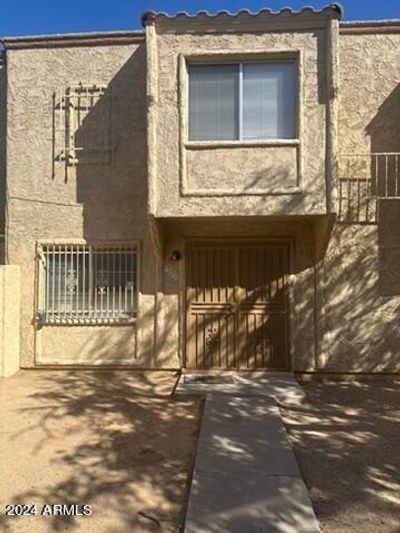 4619 E Southgate Avenue, Townhouse with 3 bedrooms, 1 bathrooms and null parking in Phoenix AZ | Image 1