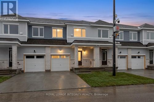 418 Les Emmerson Dr, Nepean, ON, K2J7L7 | Card Image