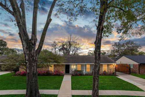 7719 Highmeadow Dr, Houston, TX, 77063-4819 | Card Image
