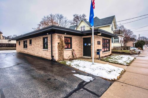 110 Arcadian Ave, Waukesha, WI, 53186-5002 | Card Image