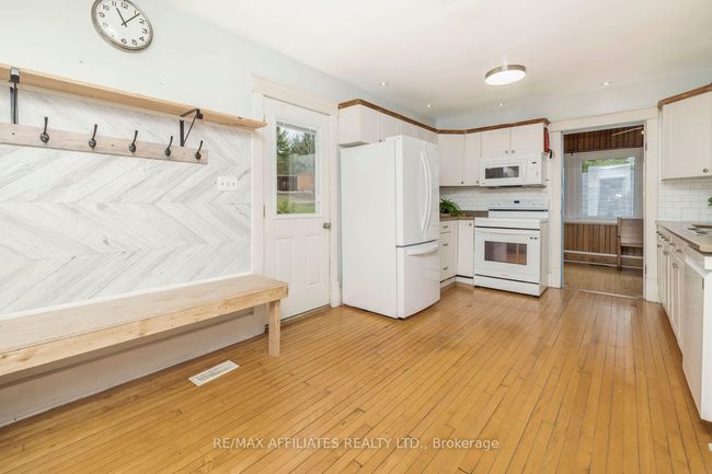 5601 Centennial Lake Rd, House other with 3 bedrooms, 3 bathrooms and 6 parking in Griffith ON | Image 7