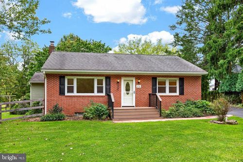 530 Fairview Rd, GLENMOORE, PA, 19343-1405 | Card Image