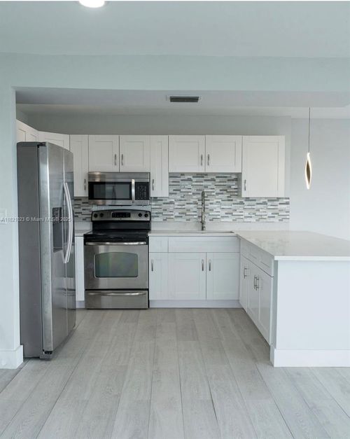apt-802-4174 Inverrary Dr, Lauderhill, FL, 33319-4556 | Card Image