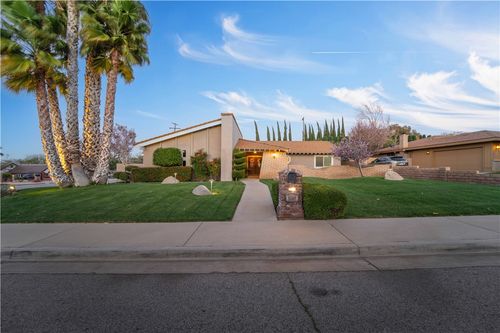 41240 47th St W, Quartz Hill, CA, 93536-2409 | Card Image