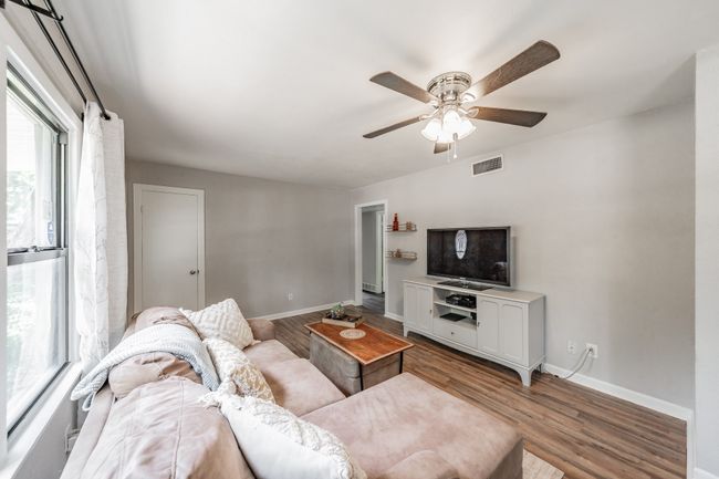 600 Brookfield Dr, House other with 3 bedrooms, 2 bathrooms and null parking in Hurst TX | Image 5