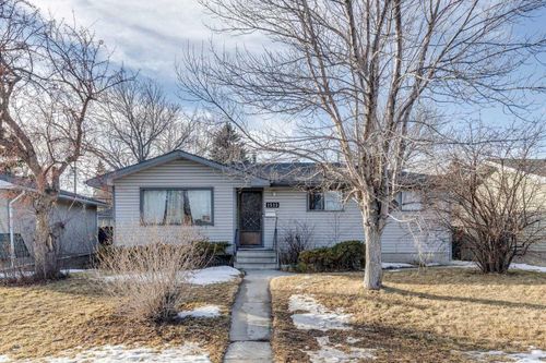 1515 43 Street Se, Home with 3 bedrooms, 2 bathrooms and 4 parking in Calgary AB | Card Image