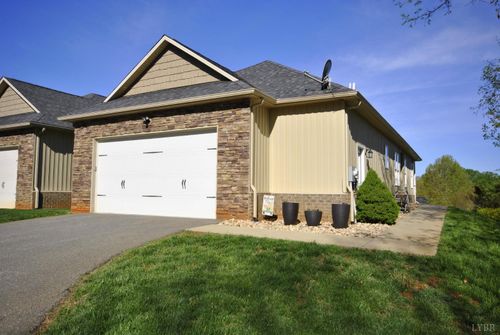 1084 Tori Ct, Forest, VA, 24551-2197 | Card Image