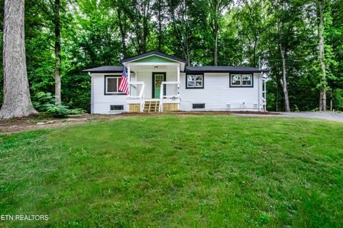 200 Midway Dr, Oliver Springs, TN, 37840-5410 | Card Image