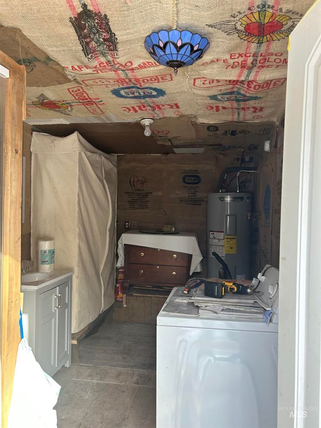 309 E E C St, House other with 3 bedrooms, 2 bathrooms and null parking in Shoshone ID | Image 35
