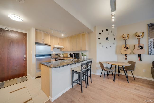 1204 - 6823 Station Hill Dr, Condo with 2 bedrooms, 2 bathrooms and 1 parking in Burnaby BC | Image 7