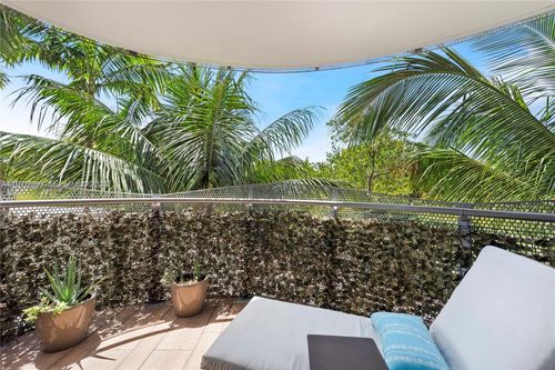 apt-309-2155 Washington Ct, Miami Beach, FL, 33139-1972 | Card Image