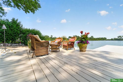 64 Ginger Woods Rd, Valley, NE, 68064-9404 | Card Image