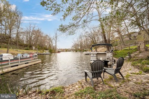 6124 Beachway Dr, FALLS CHURCH, VA, 22041-1410 | Card Image