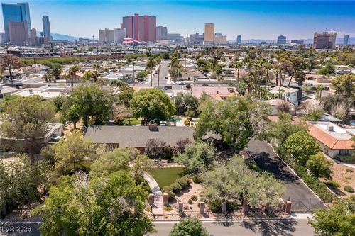 2001 Silver Ave, Las Vegas, NV, 89102-2454 | Card Image