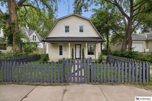 5210 Adams St, Lincoln, NE, 68504-2208 | Card Image