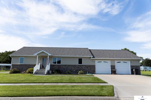 10 Luebbe Dr, Waco, NE, 68460-3020 | Card Image