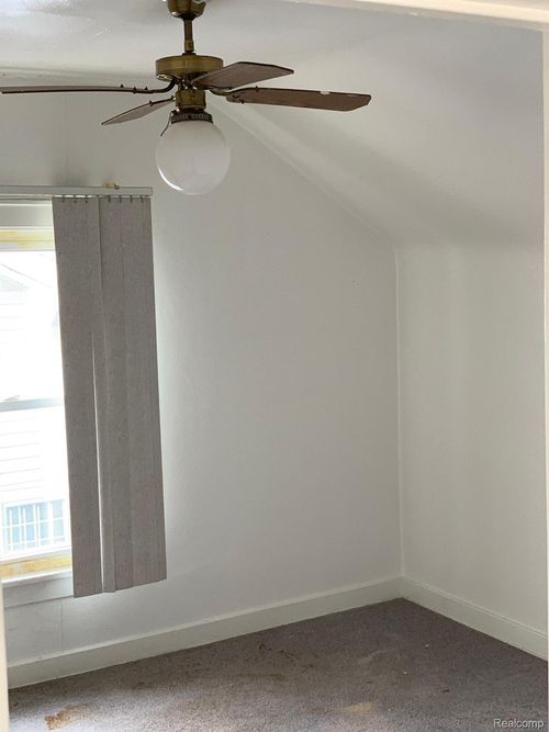 325 W Paterson St, Flint, MI, 48503-1019 | Card Image