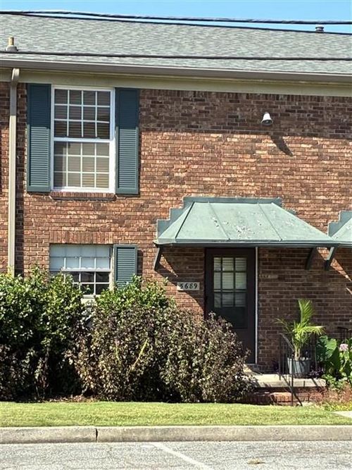 5689 Kingsport Dr, Sandy Springs, GA, 30342-1009 | Card Image