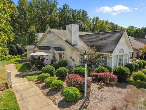 3950 Westridge Meadow Cir, Clemmons, NC, 27012-8609 | Card Image
