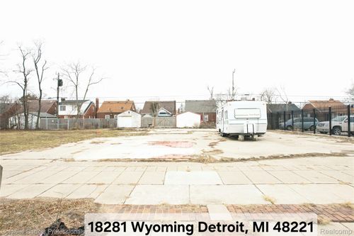 18281 Wyoming St, Detroit, MI, 48221-2031 | Card Image