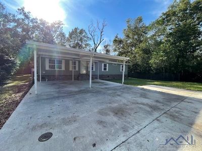 301 Paradise Ln, House other with 3 bedrooms, 2 bathrooms and null parking in Patterson LA | Image 2