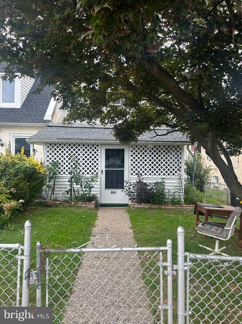 207 Brainerd Blvd, SHARON HILL, PA, 19079-2125 | Card Image