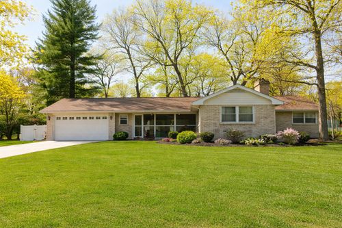 3241 Mineral Springs Rd, Sterling, IL, 61081-4107 | Card Image
