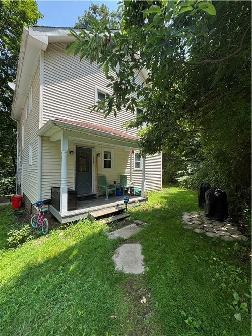 126 Spring St, Aliquippa, PA, 15001-3733 | Card Image