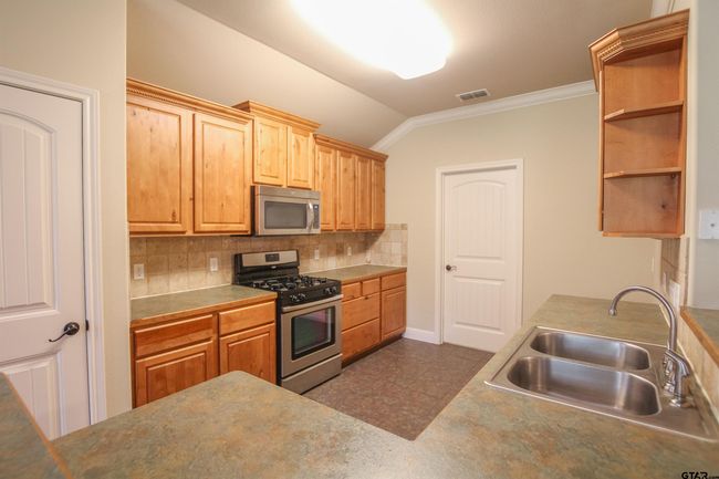 2559 Lazy Acres Ln, House other with 3 bedrooms, 2 bathrooms and null parking in Tyler TX | Image 5