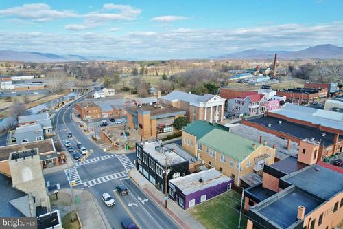 5 S Broad St, LURAY, VA, 22835-1904 | Card Image