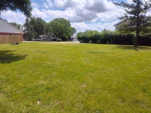 2418 Highland Cir, Lindenhurst, IL, 60046-9032 | Card Image