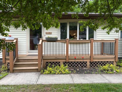 15 Birchwood Dr, Halfmoon, NY, 12065-6243 | Card Image