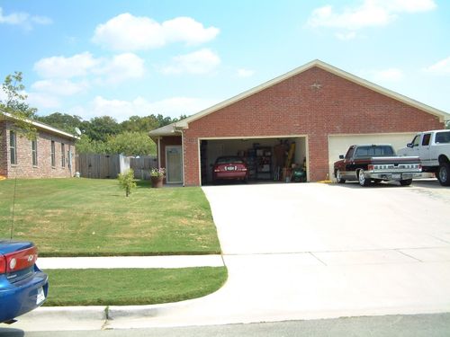 953 Sylvia St, Weatherford, TX, 76086-4655 | Card Image